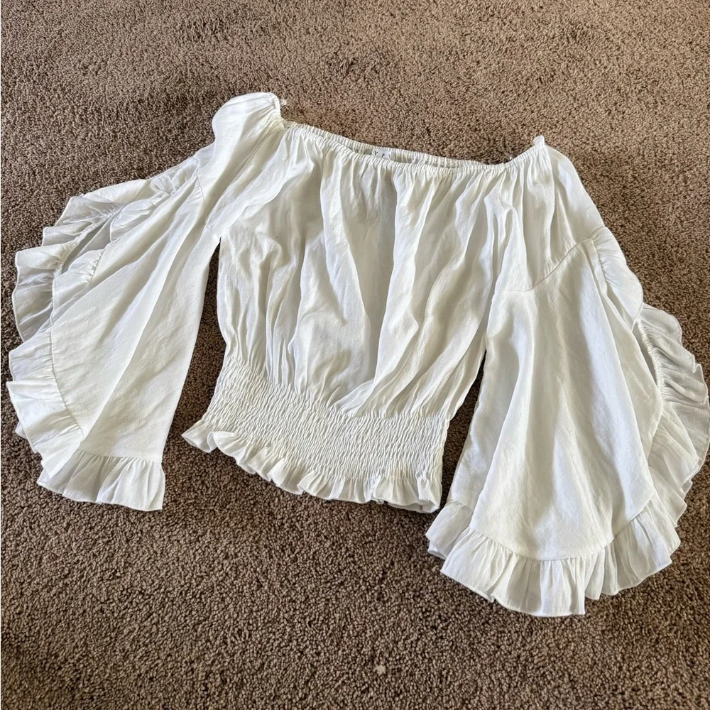 BNWT white flowy blouse - Picture 1 of 3